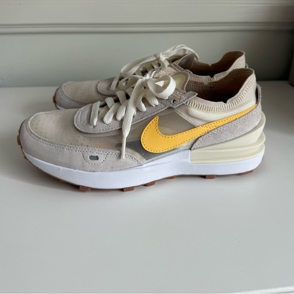 NWOT Nike Women’s Sneaker WAFFLE ONE 'SAIL COCONUT MILK' - Picture 6 of 12